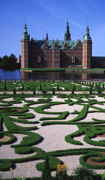 Schloss Frederiksborg mit Park